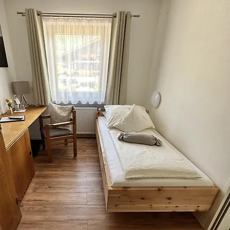 לינה וארוחת בוקר Gaestehaus Wiesegg 3*