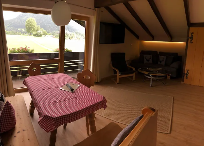 Gaestehaus Wiesegg Bed & Breakfast 4*